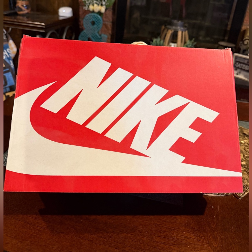 (Empty Box) NIKE AIR HUARACHE RUN ULTRA Box from a Size 12 shoes